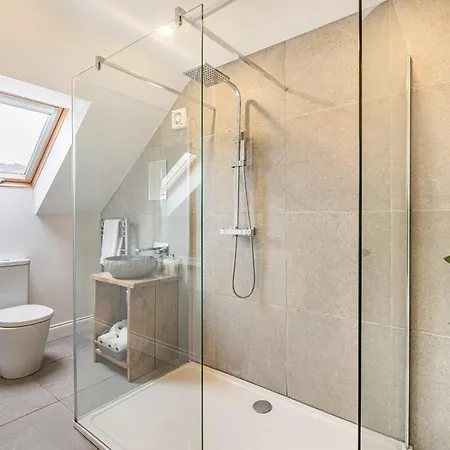 1 Bed In 93264 ריצ'מונד