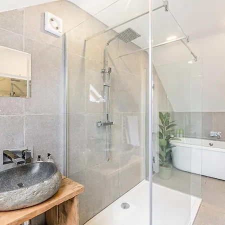 בית נופש 1 Bed In 93264 ריצ'מונד