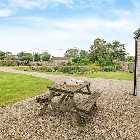 1 Bed In 93264 ריצ'מונד