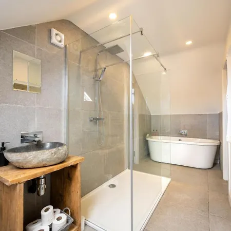 1 Bed In Oc-93264