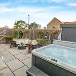 1 Bed In Oc-93264 *